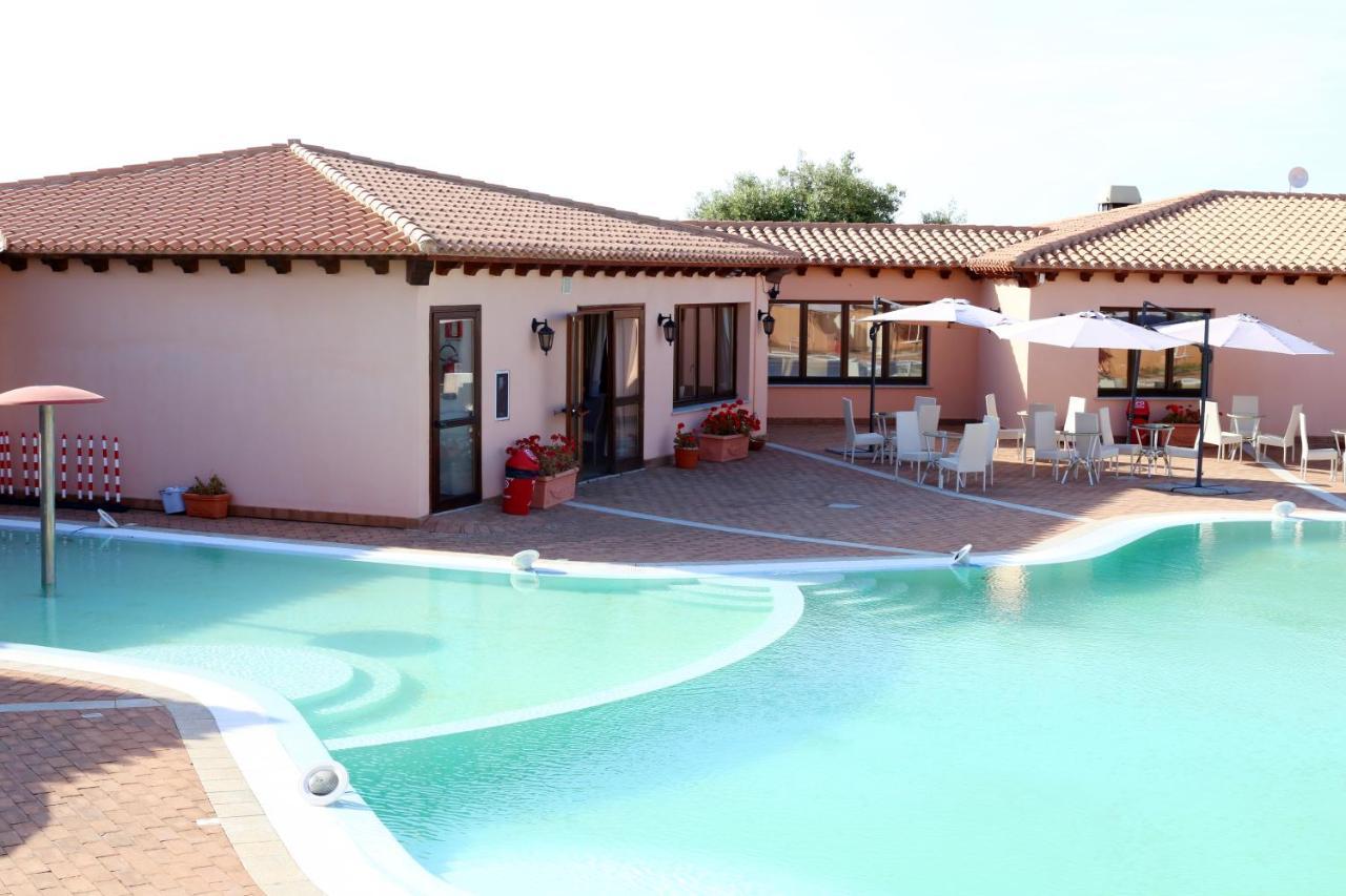 Borgo Dei Pescatori Aglientu Exterior foto