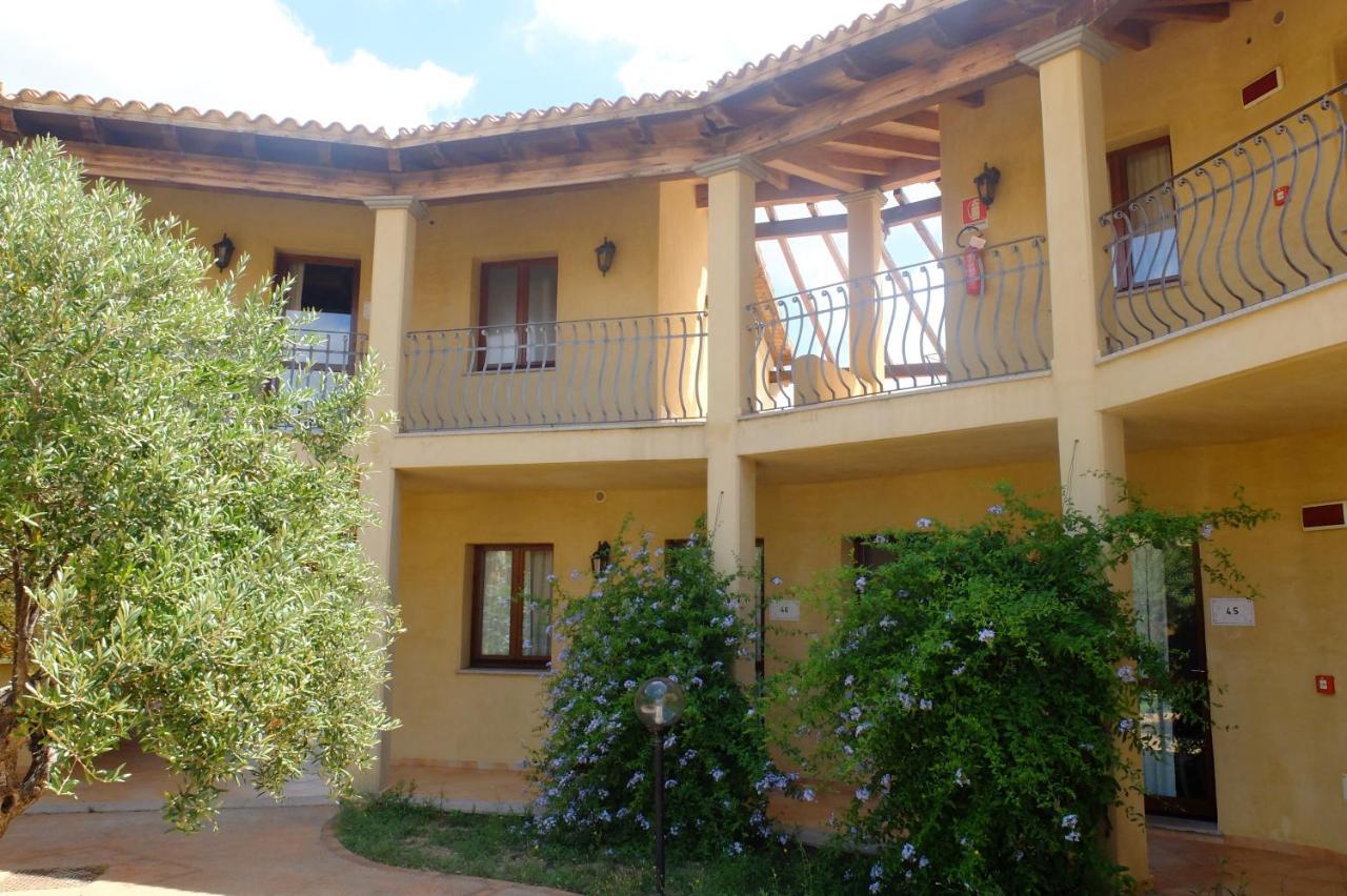 Borgo Dei Pescatori Aglientu Exterior foto